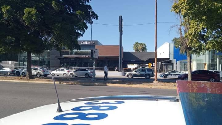 Hombres entran a lote y se roban un auto en Culiacán