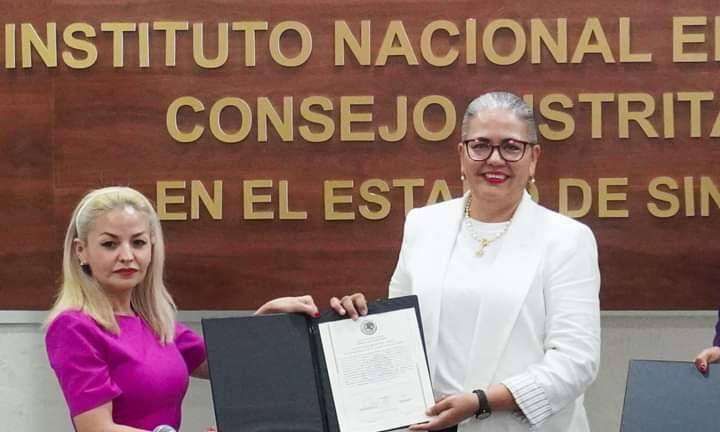 Graciela Domínguez Nava recibió su constancia de mayoría que la acredita como Diputada federal electa de Morena del Distrito 01 al obtener más de 120 mil votos.