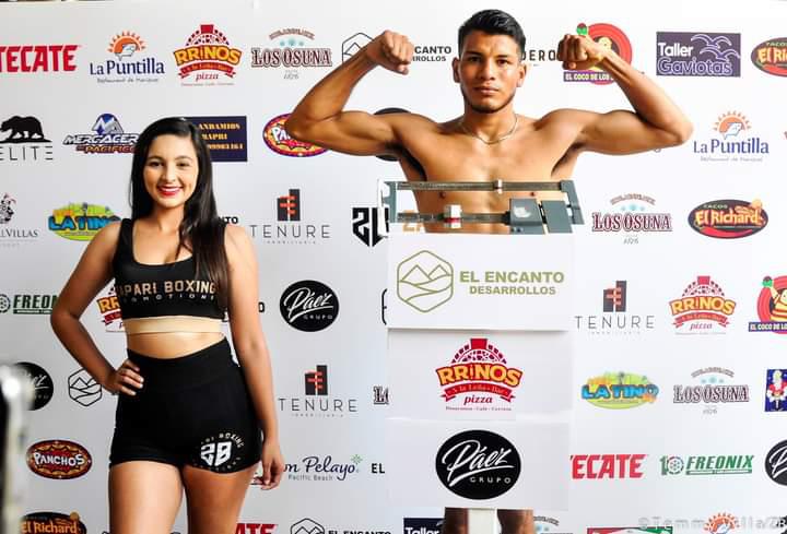 $!Pugilistas de función ‘Pasos de Campeón’ cumplen con la báscula