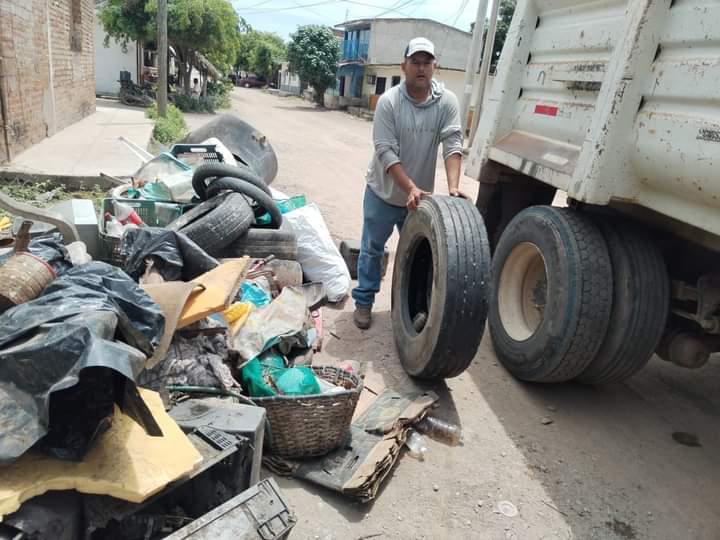 $!Remueven 95 toneladas de cacharros en Rosario; 80% de avance contra el dengue