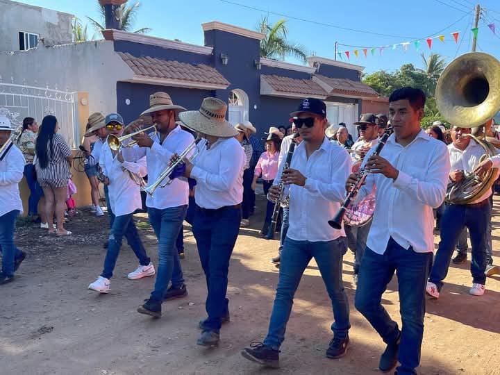 $!Ejido Los Pozos, en Rosario, celebra 56 años de su fundación con desfile