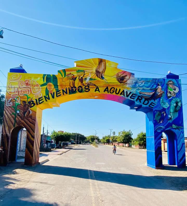 $!Con un sabor agridulce, el pintor Sergio Ramírez culmina su mural en Agua Verde