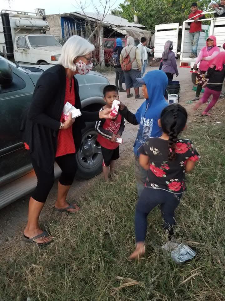 $!Brenda y Raymund emigraron al cielo, pero su recuerdo quedará vivo en los vecinos de Teacapán