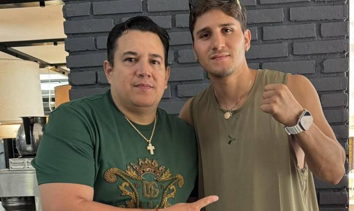 Marco Alonso Verde Álvarez, junto a Eddy Reynoso , entrenador de Saúl “Canelo” Álvarez.