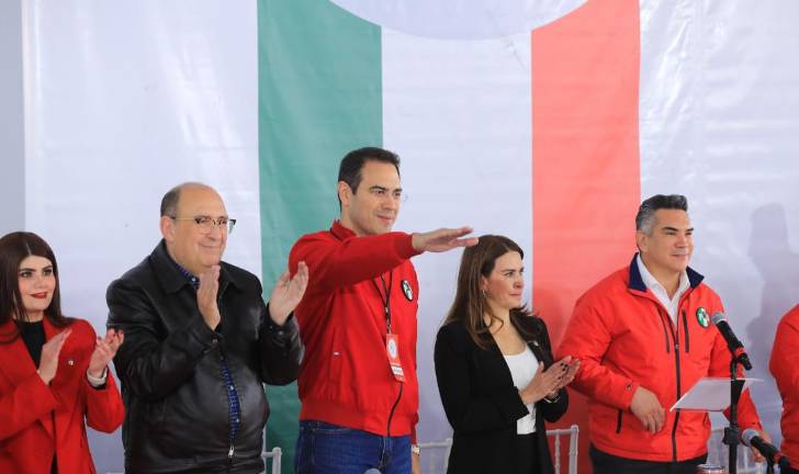 Bernardino Antelo Esper rinde protesta como presidente de la Conferencia Nacional de Diputados Locales Priistas.