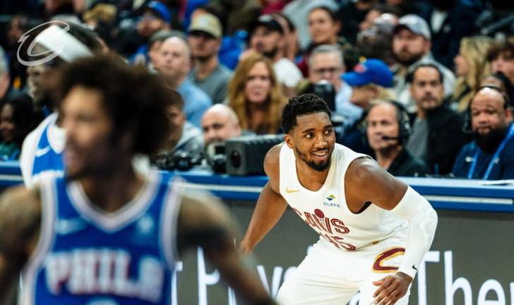 Donovan Mitchell guía a los Cavaliers a un histórico 13-0 con victoria sobre los 76ers