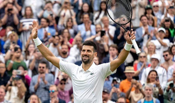 Novak Djokovic se vio en perfecto estado físico en su debut en Wimbledon.