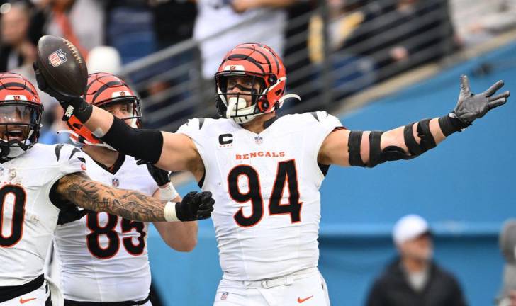 Bengals vencen a Titans en un duelo caótico y mantienen esperanzas de playoffs