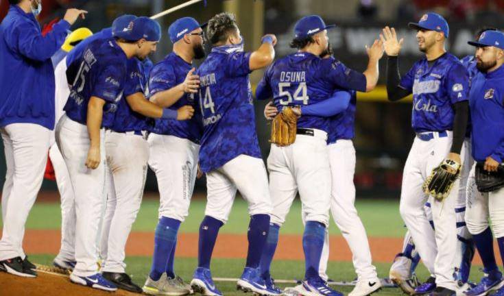 Charros de Jalisco festeja el triunfo en el juego 7 ante Sultanes de Monterrey.