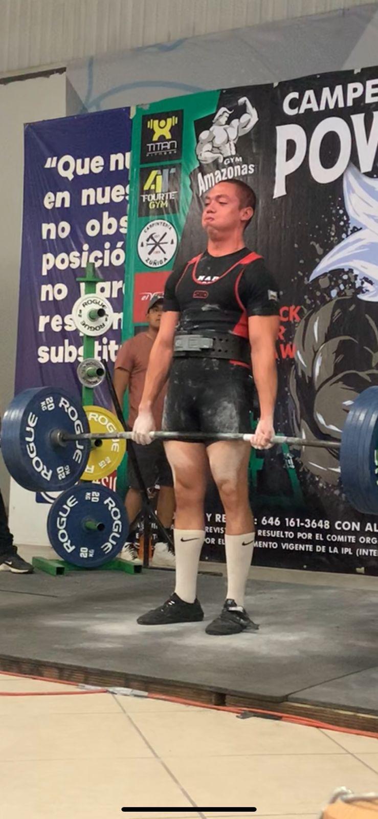 $!Impone powerlifter mazatleco cuatro récords nacionales