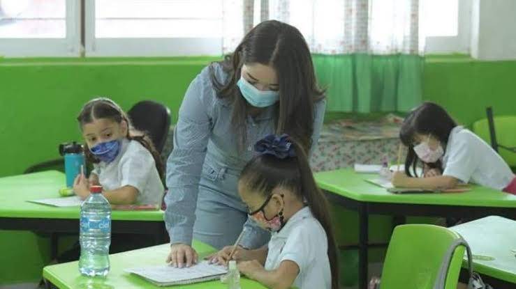 El presupuesto de 2023 para Sinaloa contempla recursos para escuelas de tiempo completo.