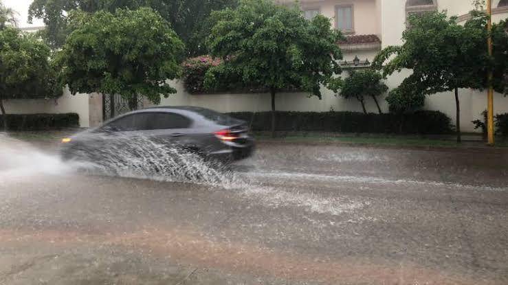 Tome sus precauciones pues se esperan lluvias y descargas eléctricas.