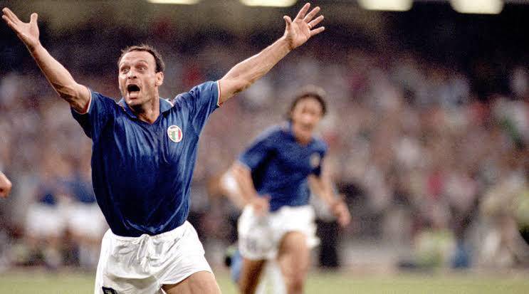 Toto Schillaci festeja un gol en Italia 90.