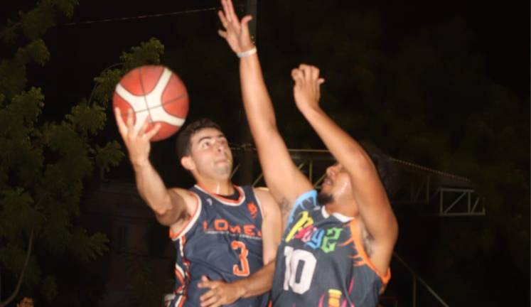 Juego entre Lomelí contra BBoys.