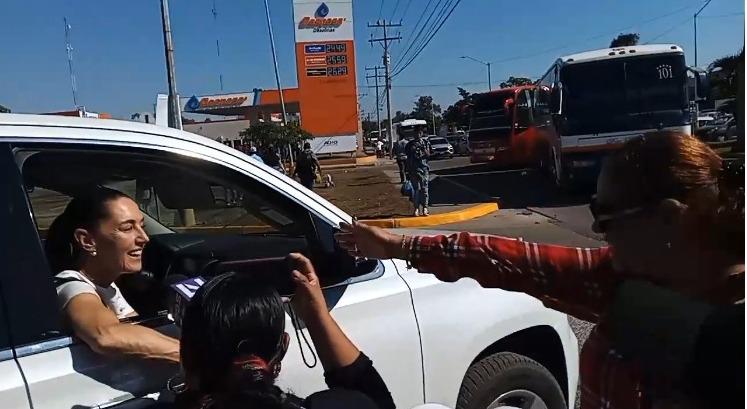 $!Se va Claudia Sheinbaum sin dar declaraciones a medios en Mazatlán