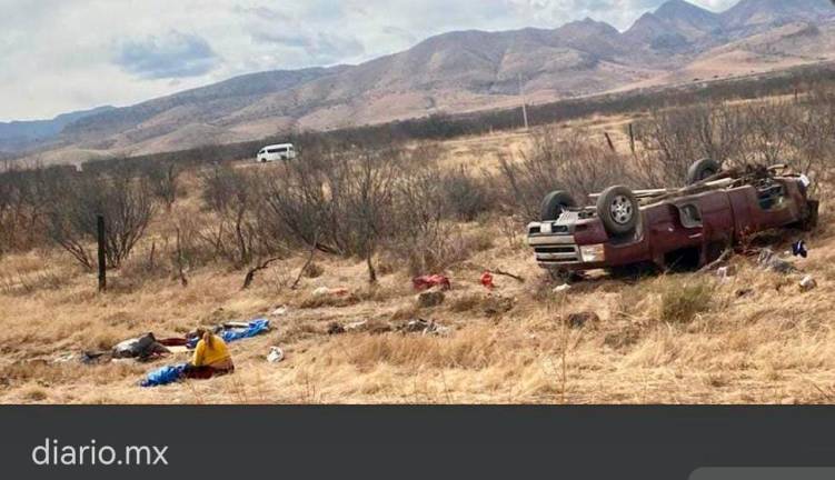 Tres niños de La Petaca, Concordia, Sinaloa, fallecieron en la volcadura de esta camioneta en Ciudad Juárez.