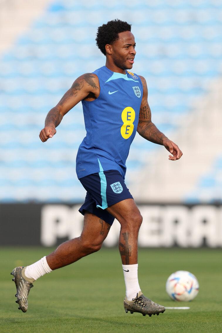 $!Sterling no juega con Inglaterra por asalto a su casa