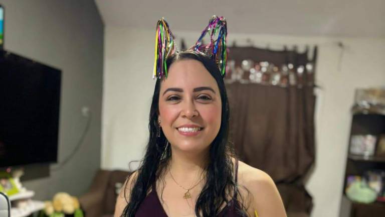 Amayrany Aguilar festejó muy contenta su cumpleaños 35.