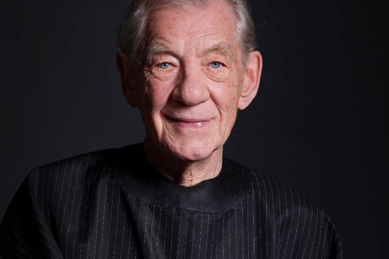 Ian McKellen podría volver como ‘Gandalf’ en precuela de ‘Gollum’