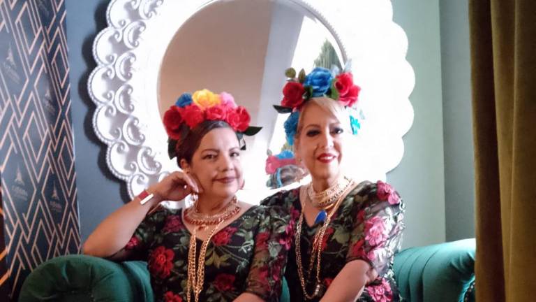 Leticia Sánchez y Linda María González festejan juntas sus cumpleaños.