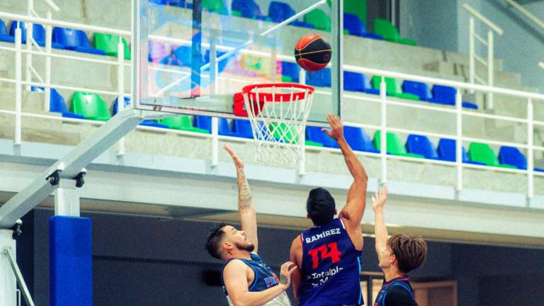 Marinos Basketball batalla con el campeón y cae en casa