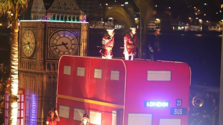 Magia y espectacularidad, el sello de las carrozas reales del Carnaval de Mazatlán