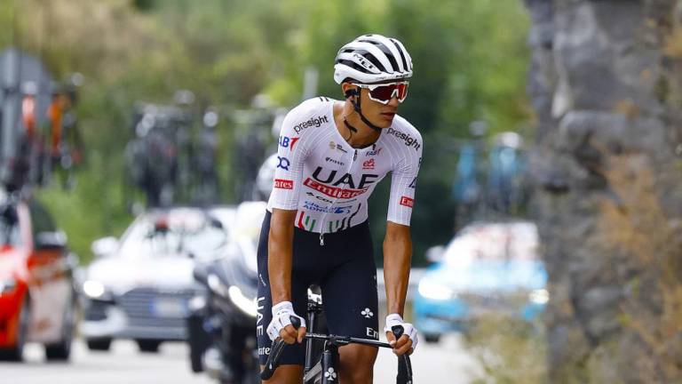 Isaac del Toro sigue descendiendo en La Vuelta a España