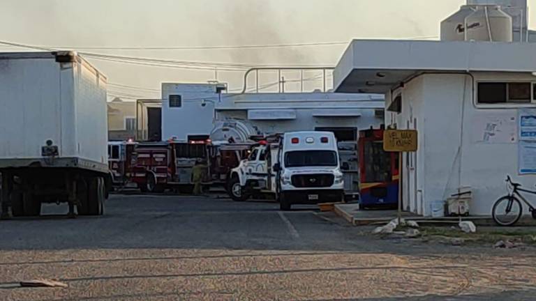 Elementos de rescate se encuentran en el lugar.