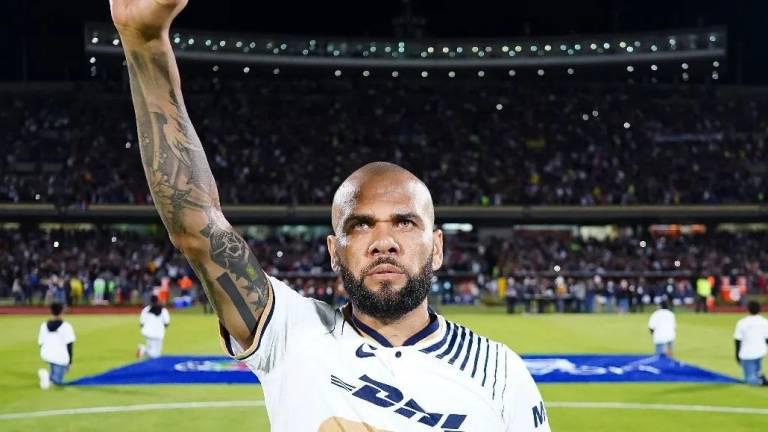 $!Dani Alves ofrece entregar pasaporte y portar un localizador si lo liberan en España