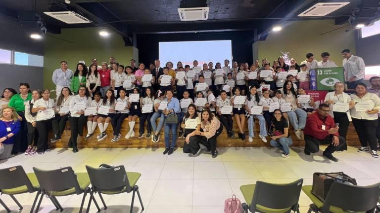 Niñas y niños de Sinaloa participan en Cumbre Climático Infantil.