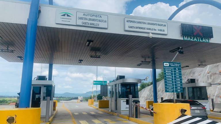 También caseta del libramiento al Aeropuerto está sin cobrar, por la inseguridad