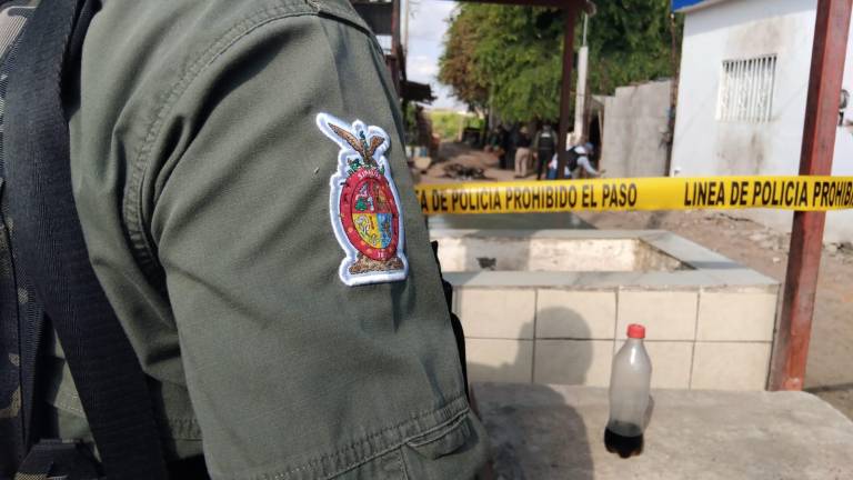 En Campo Patricia, en Costa Rica, al sur de Culiacán, hallaron dos cuerpos.