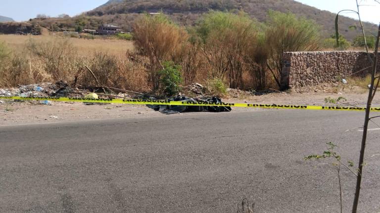 Hallan a tres cadáveres embolsados en el ejido Huizache, al sur de Culiacán