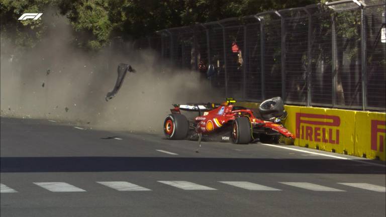 Sergio Pérez tuvo una buena actuación en el GP de Azerbaiyán, pero su choque con Carlos Sainz hechó por la borda sus aspiraciones de podio.