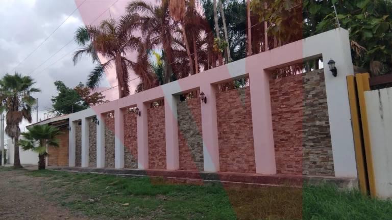 La FGR informó, este domingo, que en la finca ubicada en Huertos del Pedregal, Culiacán, fueron hallados indicios hemáticos de Héctor Melesio Cuén Ojeda.