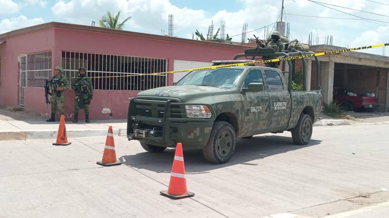 Los hechos se dieron la mañana de este jueves, cuando llegó el personal de la FGR a dar cumplimiento a las órdenes de cateo.