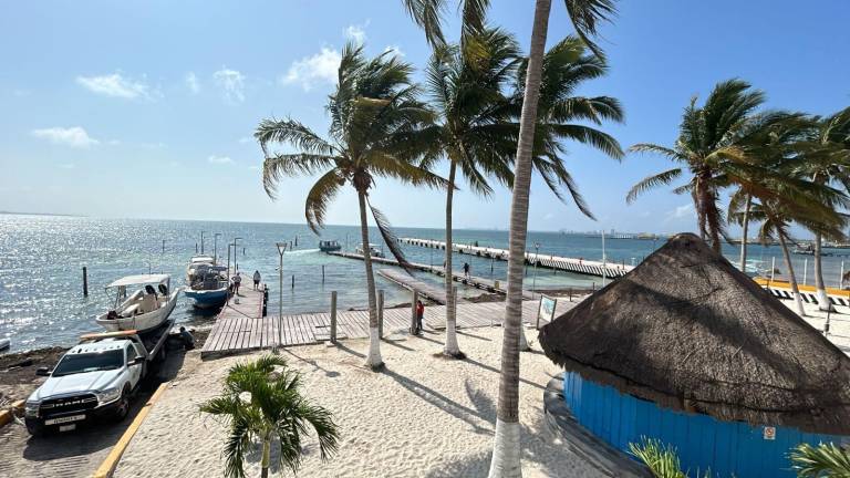 Los sitios pesqueros de Quintana Roo han sido desalojados ante el inminente impacto del huracán Beryl.