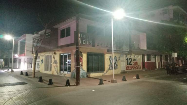 Hombres armados atacan el diario A Discusión en el Centro de Culiacán