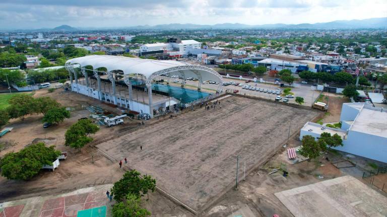 La Unidad Deportiva Sahop sigue con su remodelación.