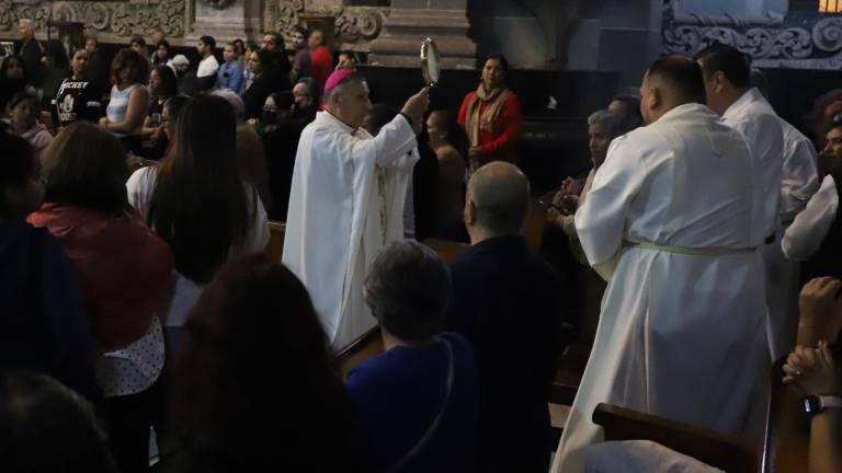 $!Celebra Obispo de la Diócesis de Mazatlán 50 años de ordenación sacerdotal