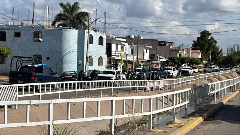 Corporaciones realizan cateo en vivienda del fraccionamiento Agustina Ramirez, en Culiacán