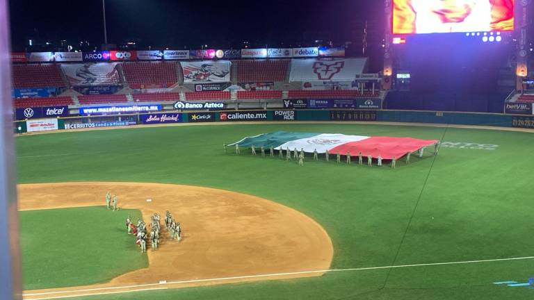 Ejército Mexicano, Fuerza Aérea y Guardia Nacional realizan despliegue de Bandera Monumental en Mazatlán