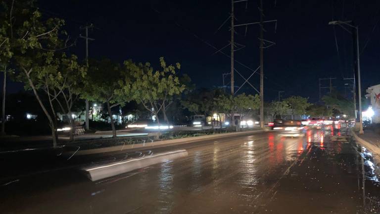 Denuncian vecinos años de oscuridad en avenida Santa Rosa, en Mazatlán