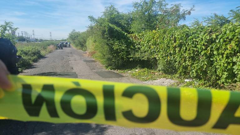 En el Canal Siete de Culiacán fue encontrado flotando el cuerpo de un hombre.