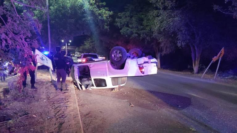 $!Tras volcadura en carretera, titular de la SSPE reporta que su escolta se encuentra bien de salud