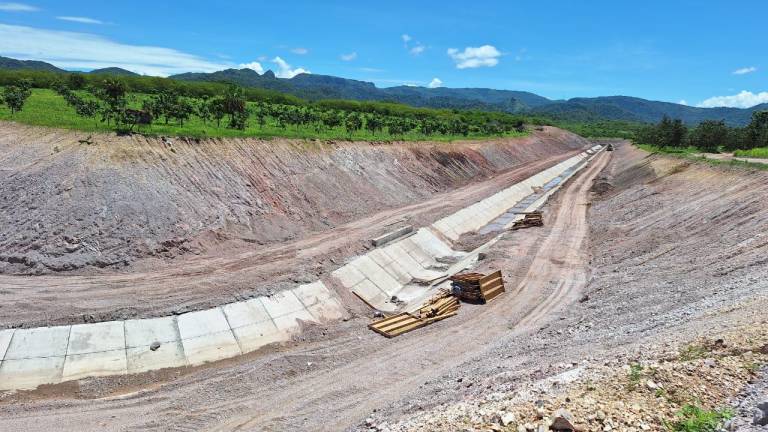 Trabajadores de la Presa Santa María exigen seguridad social tras accidente y muerte de compañero