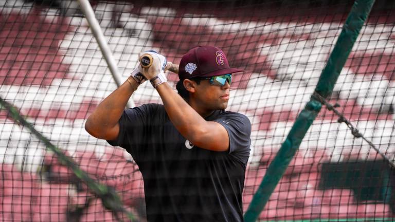 Verdugo, Ruiz y Contreras cumplen su primera práctica de pretemporada con Tomateros