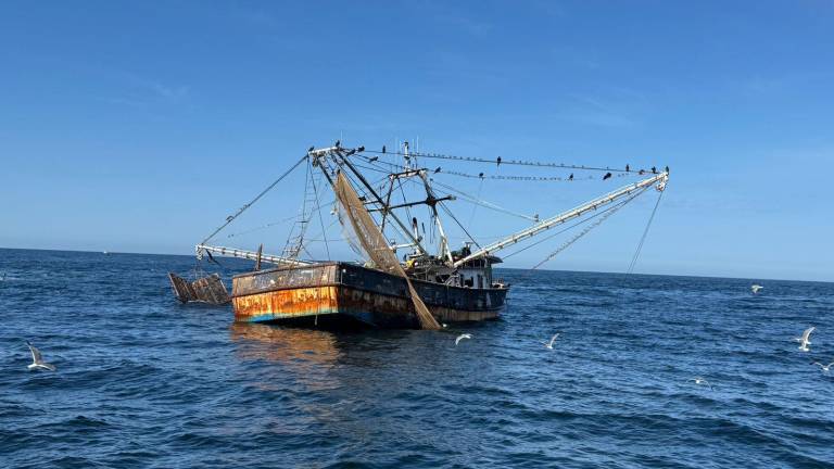 La embarcación camaronera afectada se encontraba a 72 millas náuticas de Mazatlán.