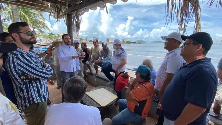 ‘Pity’ Velarde se reunió con pescadores de Playa Norte