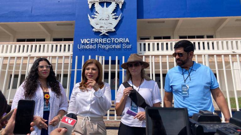 La Diputada Gloria Himelda Félix señaló que la consulta sobre la reforma a la Ley Orgánica de la UAS se está llevando a cabo con normalidad en Mazatlán, pese a actos de intimidación.